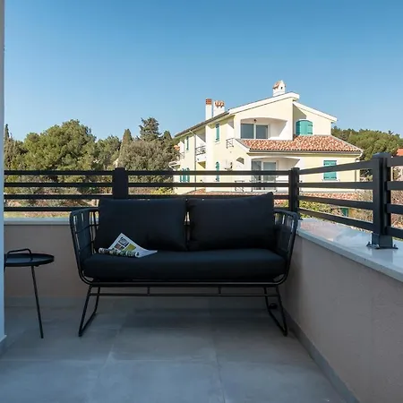 Villa M Premantura Exterior photo