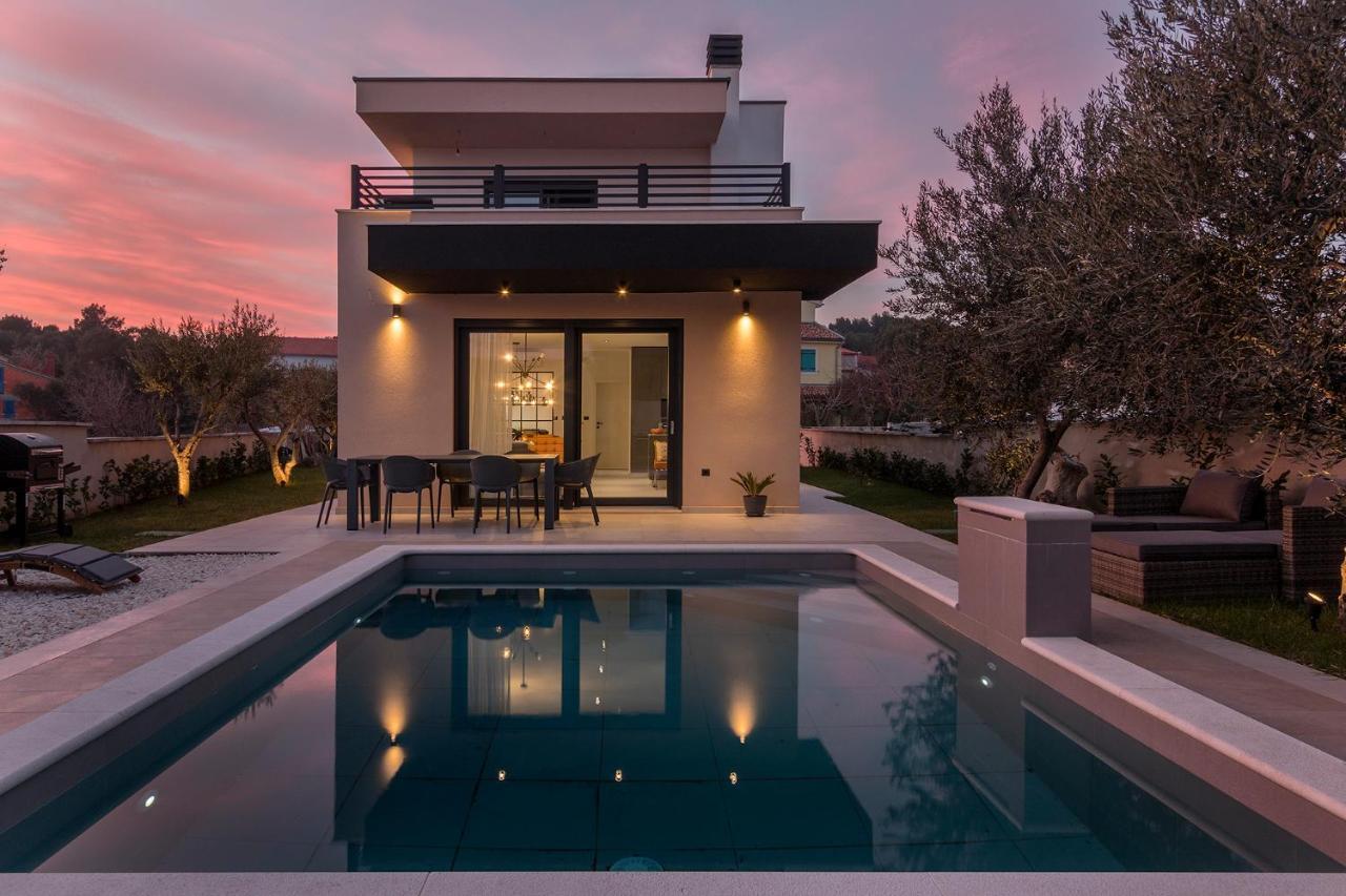 M Villa