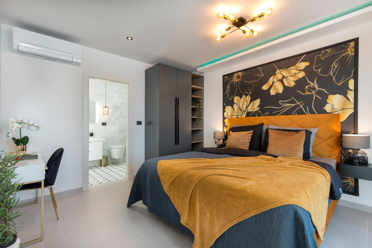 M Villa